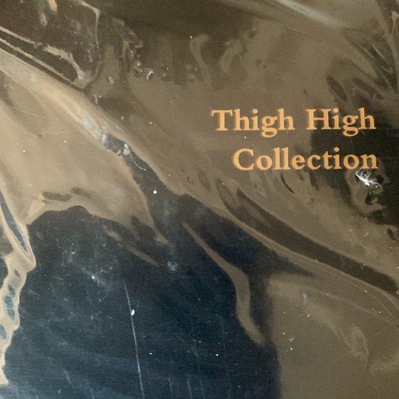 GLAMOROUS BRAND NEW thigh high stay up stockings. White color band w/ back seam - Picture 3 of 8